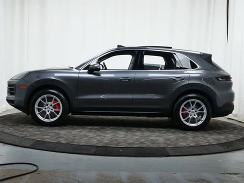 New 2026 Porsche Cayenne S image 2