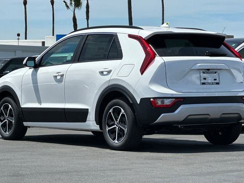 New 2026 Kia Niro EX FWD image 6