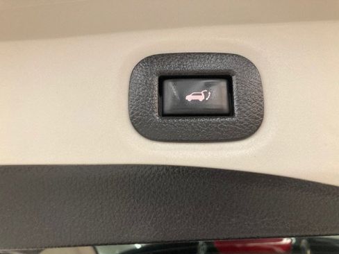 Used 2020 Nissan Rogue SV image 34