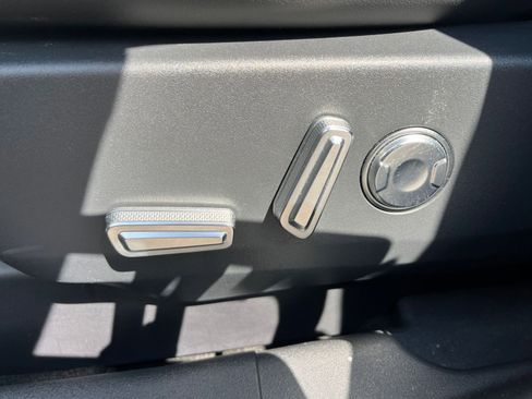 Used 2024 Lincoln Nautilus Reserve image 23