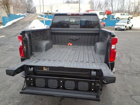 Used 2024 Chevrolet Silverado 1500 LT Trail Boss w/ LT Trail Boss Premium Package image 18