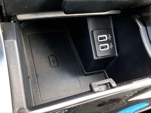 Used 2020 Ford Edge Titanium FWD image 33