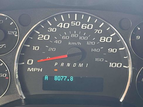 Used 2025 Chevrolet Express 2500 w/ Driver Convenience Package RWD image 27