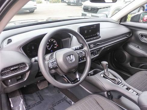 Used 2025 Honda HR-V LX image 23