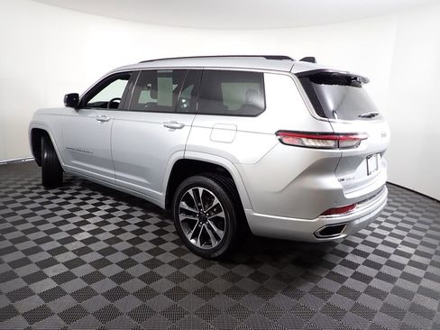 Used 2023 Jeep Grand Cherokee L Overland w/ Luxury Tech Group IV AWD/4WD image 14