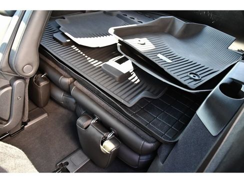 Used 2024 Cadillac XT6 Premium Luxury w/ LPO, Floor Liner Package AWD/4WD image 17