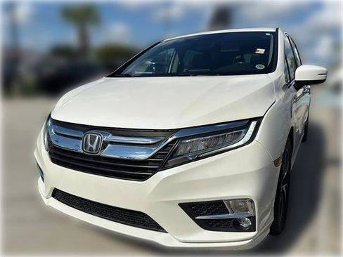 Used 2018 Honda Odyssey Elite image 3