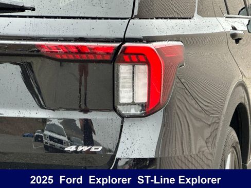 Used 2025 Ford Explorer ST-Line w/ Premium Package AWD/4WD image 35