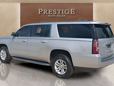 Used 2018 GMC Yukon XL SLT w/ Open Road Package AWD/4WD image 10