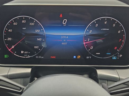 Used 2026 Mercedes-Benz GLC 300 image 8