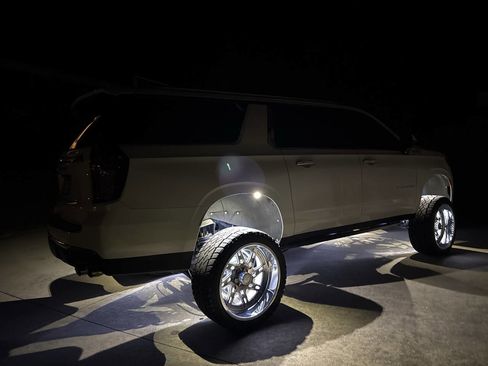 Used 2021 Chevrolet Suburban High Country image 73