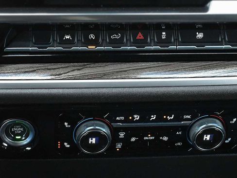 Used 2022 Chevrolet Silverado 1500 LT image 18