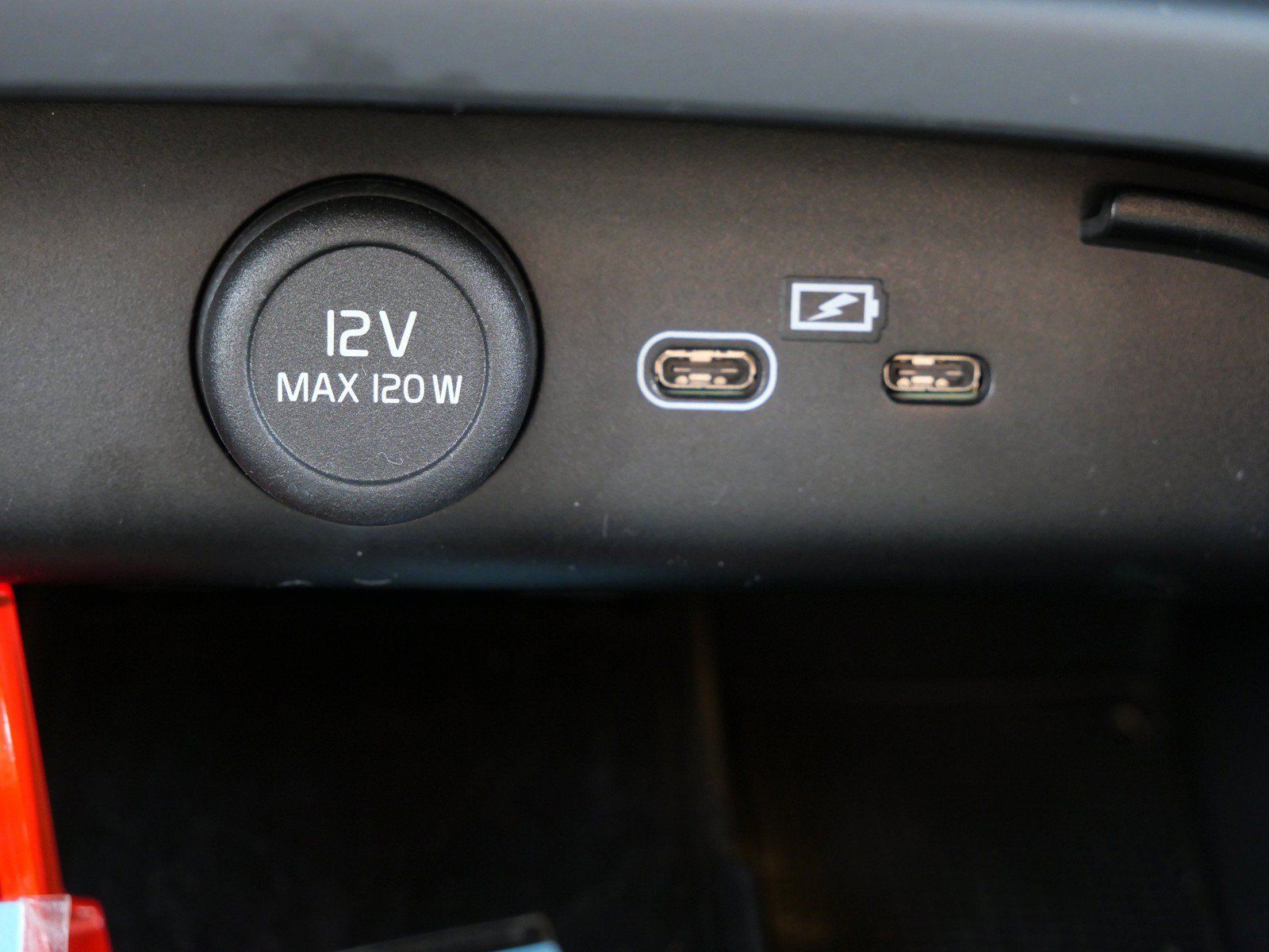 Used 2023 Volvo XC40 Recharge Plus w/ Protection Package Premier AWD/4WD image 21