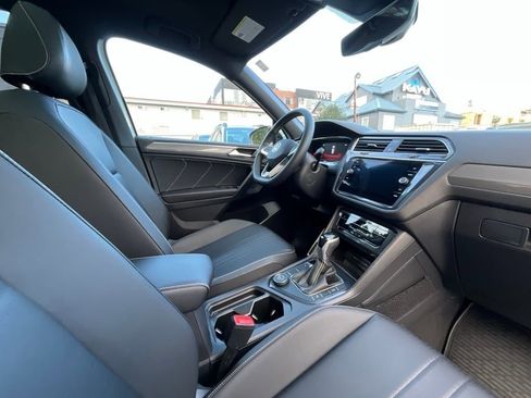 Used 2023 Volkswagen Tiguan SE R-Line image 19
