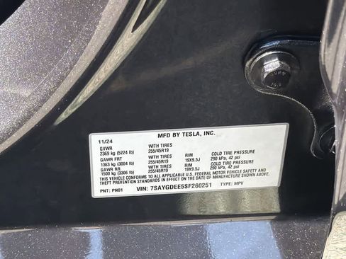 Used 2025 Tesla Model Y Long Range image 10