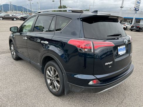 Used 2018 Toyota RAV4 Limited AWD/4WD image 7