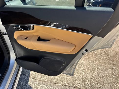 Used 2019 Volvo XC90 T6 Momentum w/ Protection Package Premier AWD/4WD image 16