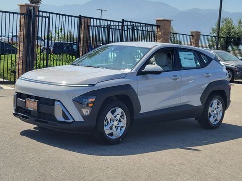 New 2026 Hyundai Kona SE FWD image 2