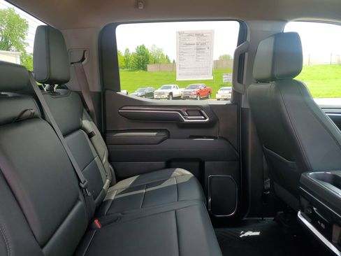 Used 2022 Chevrolet Silverado 1500 LTZ image 32