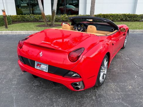 Used 2010 Ferrari California image 16