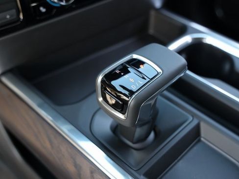 New 2026 GMC Sierra 1500 SLT image 23