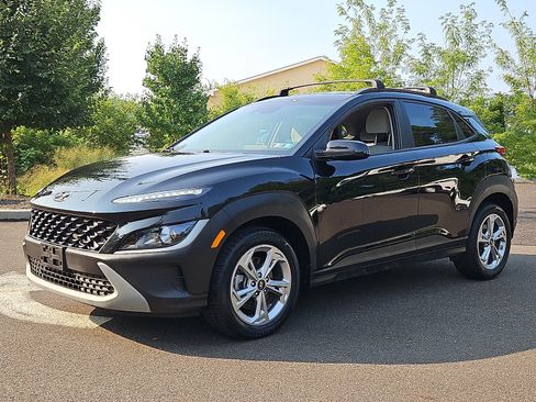 Used 2023 Hyundai Kona SEL AWD/4WD image 3