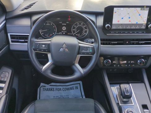 Used 2024 Mitsubishi Outlander SE Black Edition image 14