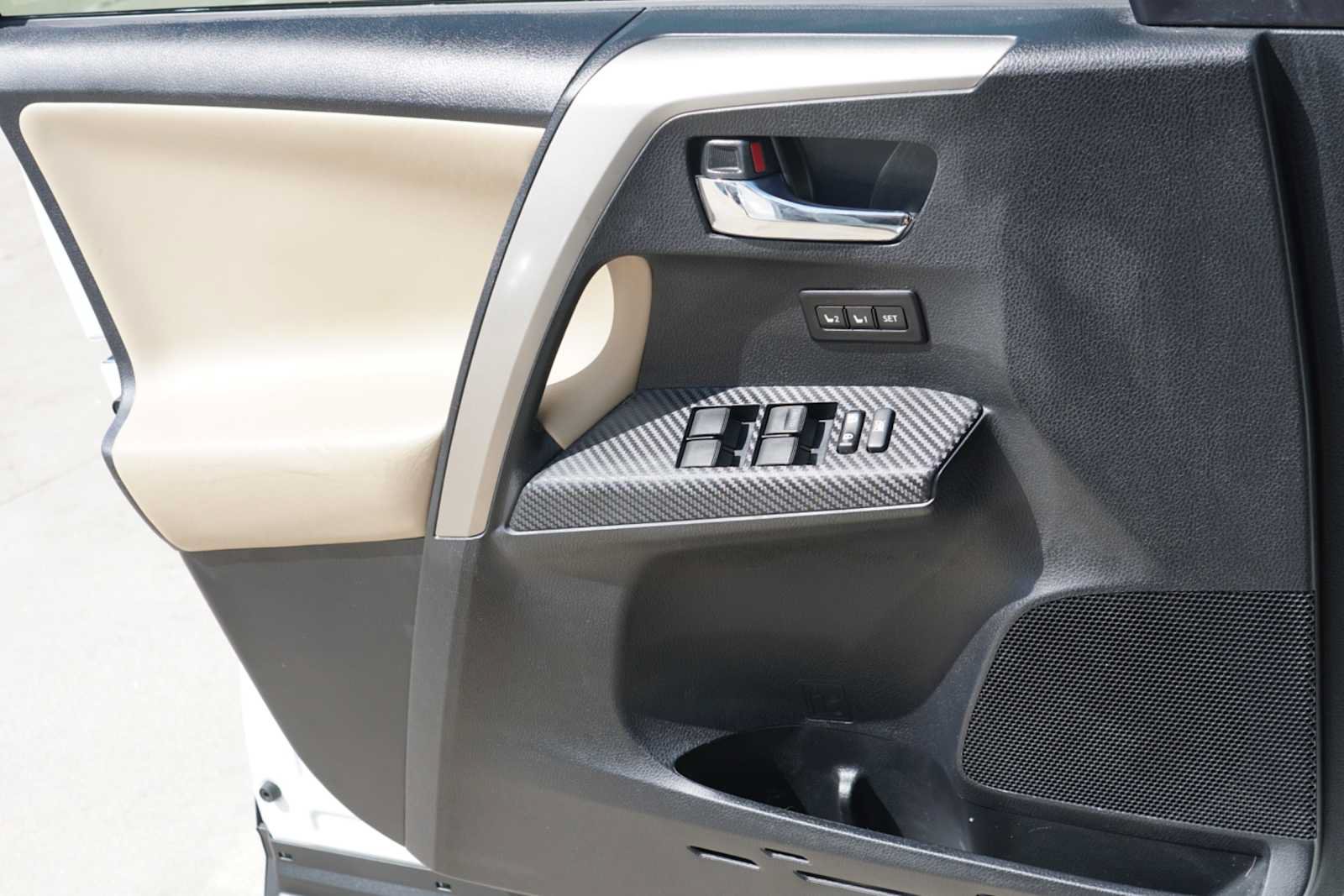 Used 2015 Toyota RAV4 Limited w/ Technology Package FWD image 16