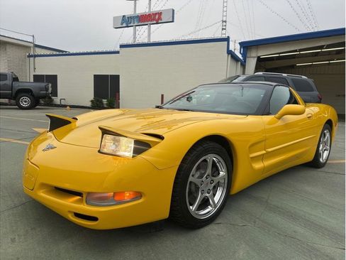 Used 2003 Chevrolet Corvette Coupe 2D w/ Preferred Equipment Group image 18