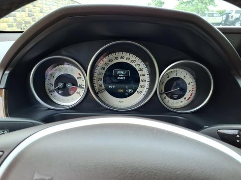 Used 2014 Mercedes-Benz E 350 4MATIC Sedan image 19