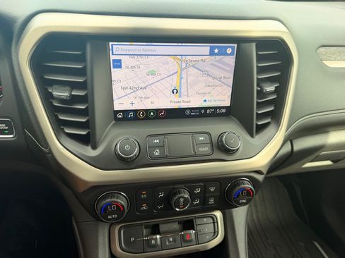 Used 2021 GMC Acadia Denali w/ Denali Technology Package FWD image 24