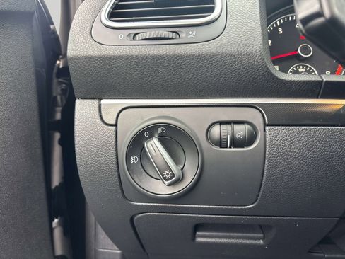 Used 2013 Volkswagen Eos image 28