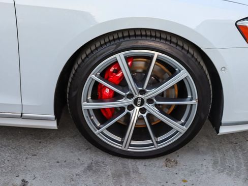 Used 2022 Audi S8 AWD/4WD image 11