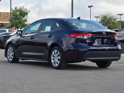 Certified 2025 Toyota Corolla LE FWD image 3