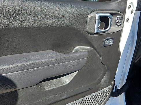 Used 2022 Jeep Wrangler Sport image 20