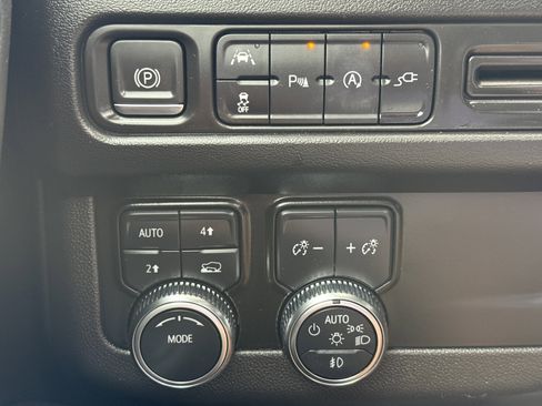 Used 2022 GMC Yukon SLT AWD/4WD image 33