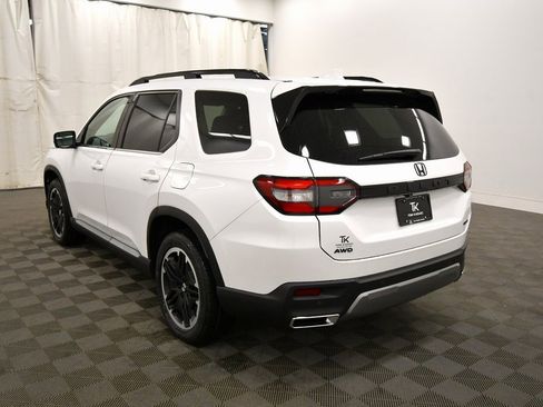 New 2026 Honda Pilot Touring image 5
