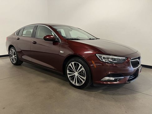 Used 2019 Buick Regal Essence w/ Driver Confidence Package I AWD/4WD image 1