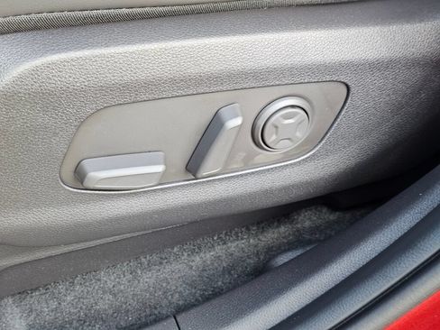 New 2026 Kia Carnival FWD image 35