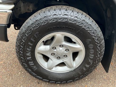 Used 2004 Toyota Tacoma PreRunner image 36