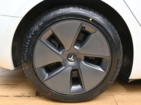 Used 2021 Tesla Model 3 Standard Range Plus RWD image 12
