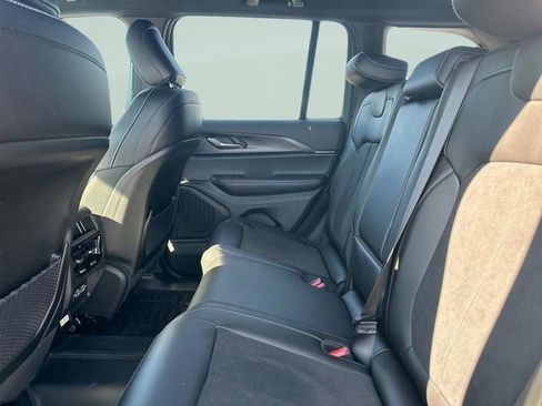 New 2025 Jeep Grand Cherokee Altitude AWD/4WD image 16