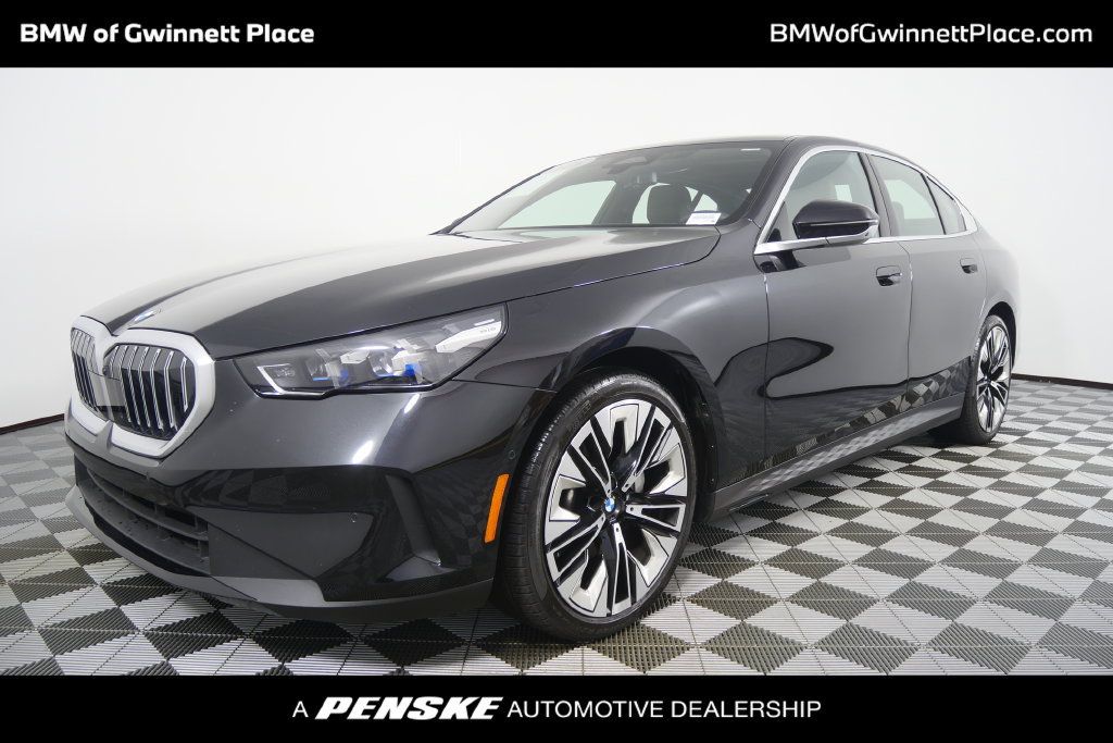 Certified 2026 BMW 530i RWD image 1