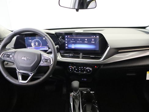 New 2026 Chevrolet Trax ACTIV w/ Sunroof Package FWD image 16