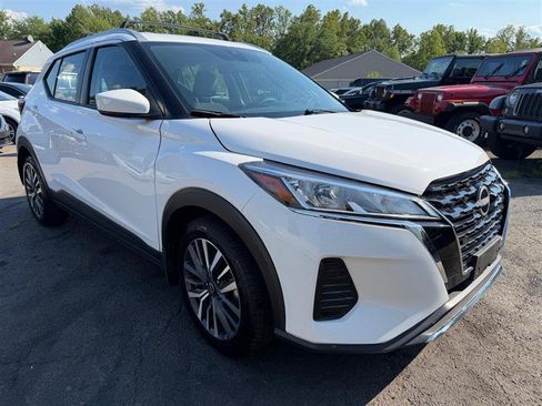 Used 2024 Nissan Kicks SV w/ Exterior Package FWD image 8
