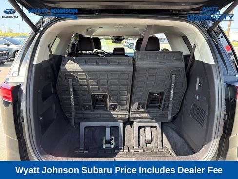 Used 2024 Kia Carnival LX FWD image 30