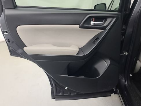 Used 2016 Subaru Forester 2.5i Limited image 18