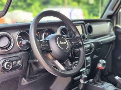 Used 2021 Jeep Wrangler Unlimited Sport AWD/4WD image 18