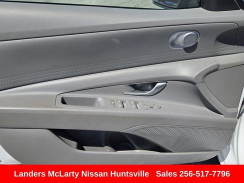 Used 2024 Hyundai Elantra SEL FWD image 21