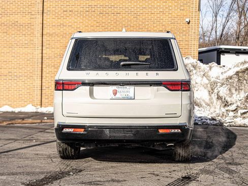 Used 2022 Jeep Wagoneer Series II w/ Premium Group I image 12